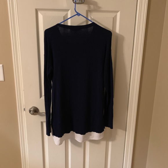 Light weight sweater, with satin under layer - Picture 2 of 2